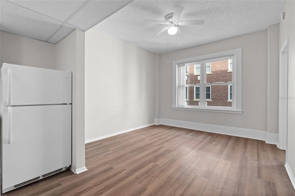 411 1st Avenue N - Photo 4