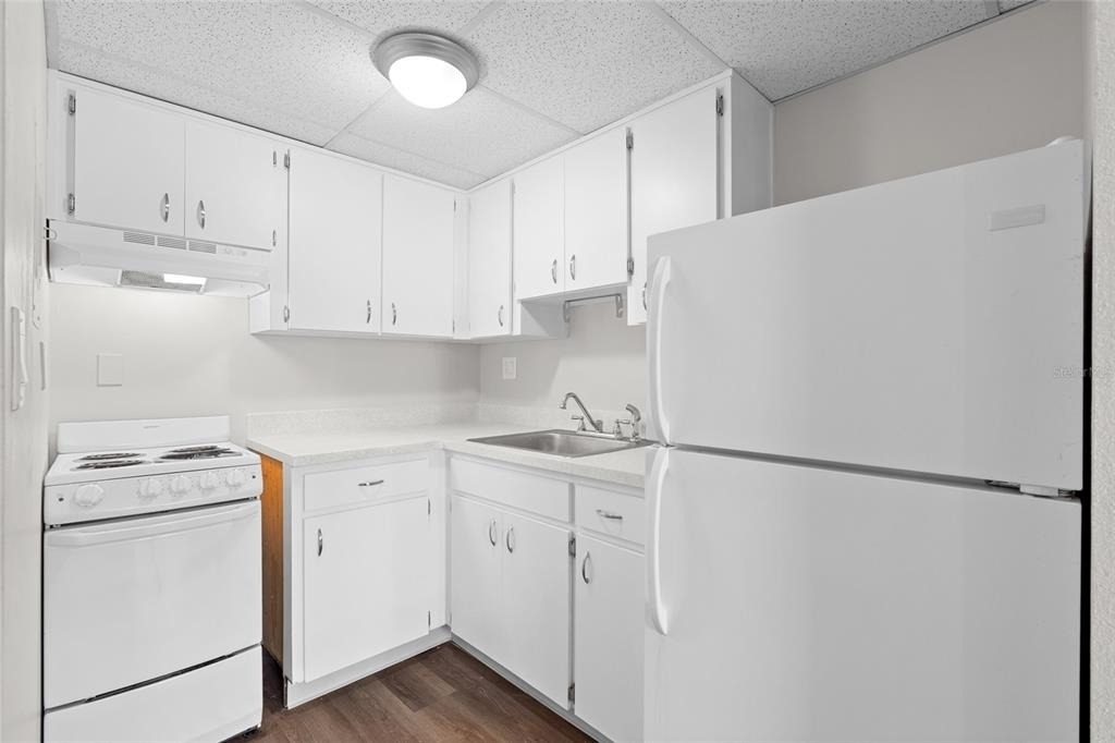 411 1st Avenue N - Photo 5