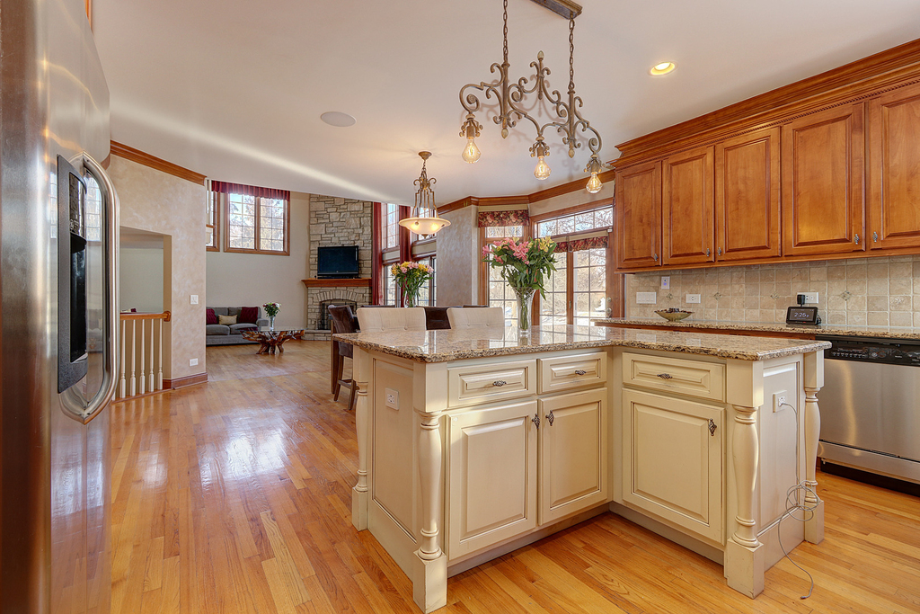 26025 Whispering Woods Circle - Photo 10