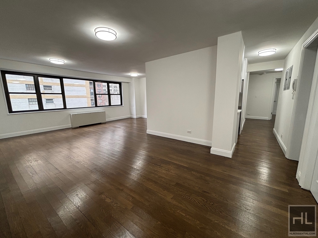 East 16 Avenue - Photo 0