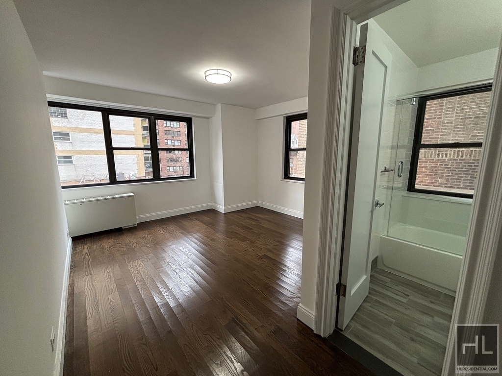 East 16 Avenue - Photo 15