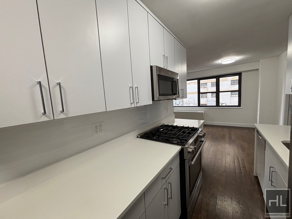 East 16 Avenue - Photo 5
