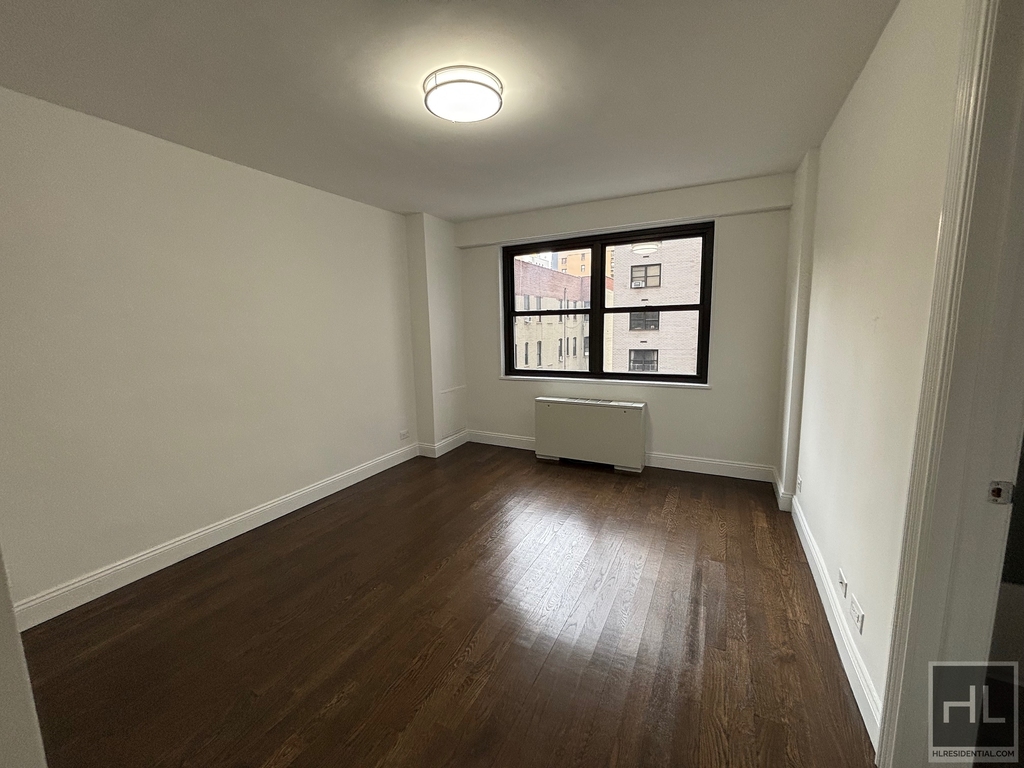 East 16 Avenue - Photo 18