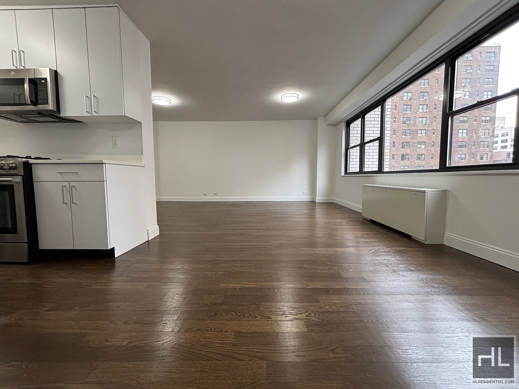 East 16 Avenue - Photo 10