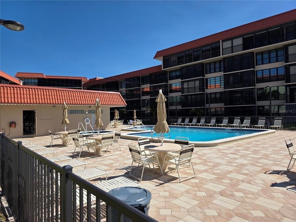 17580 Gulf Boulevard - Photo 11