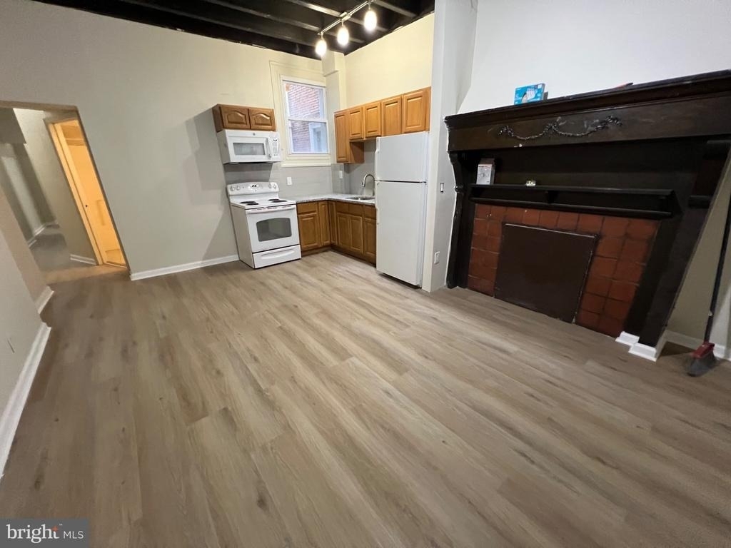 1709 W Montgomery Avenue - Photo 2