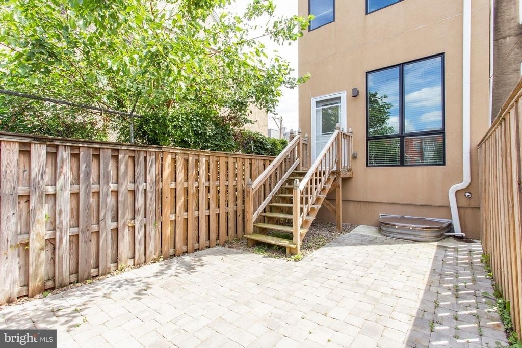 1519 Ogden Street - Photo 4