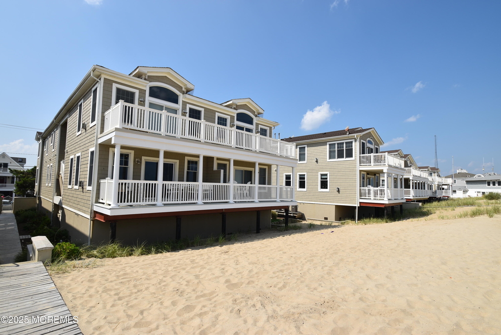 233 Beachfront - Photo 0