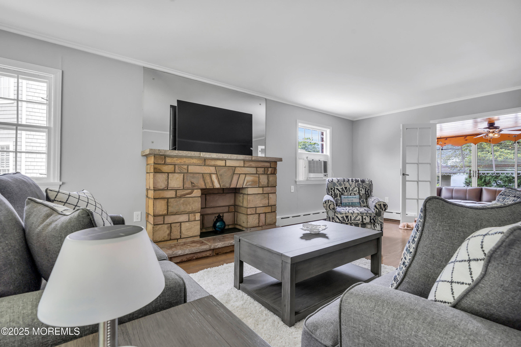 208 Trenton Boulevard - Photo 2