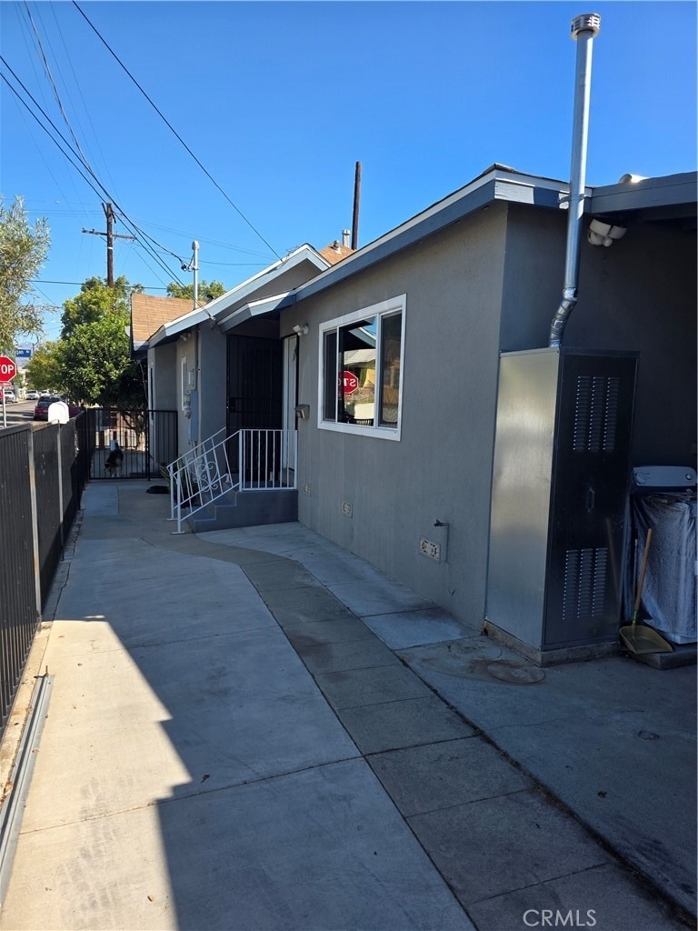 220 N. Saratoga - Photo 1