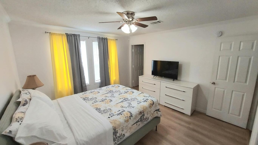 1401 W 9th Street - Photo 5
