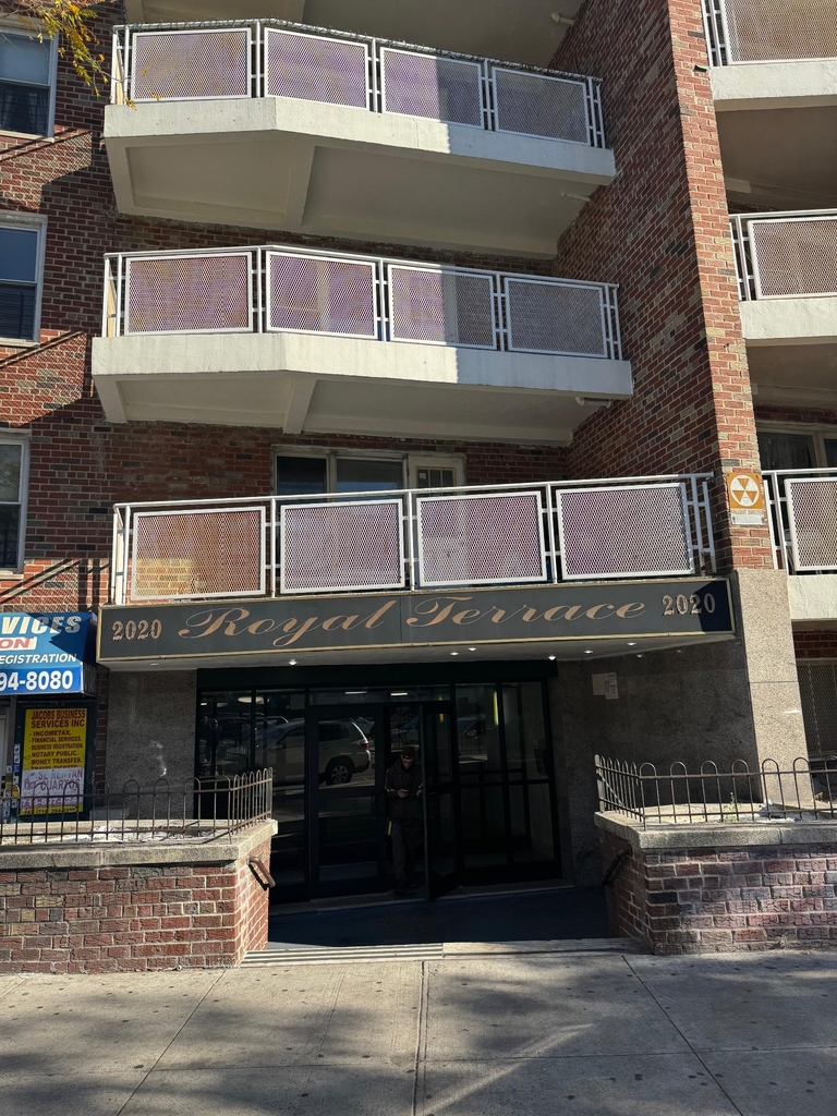 2020 Grand Concourse - Photo 15