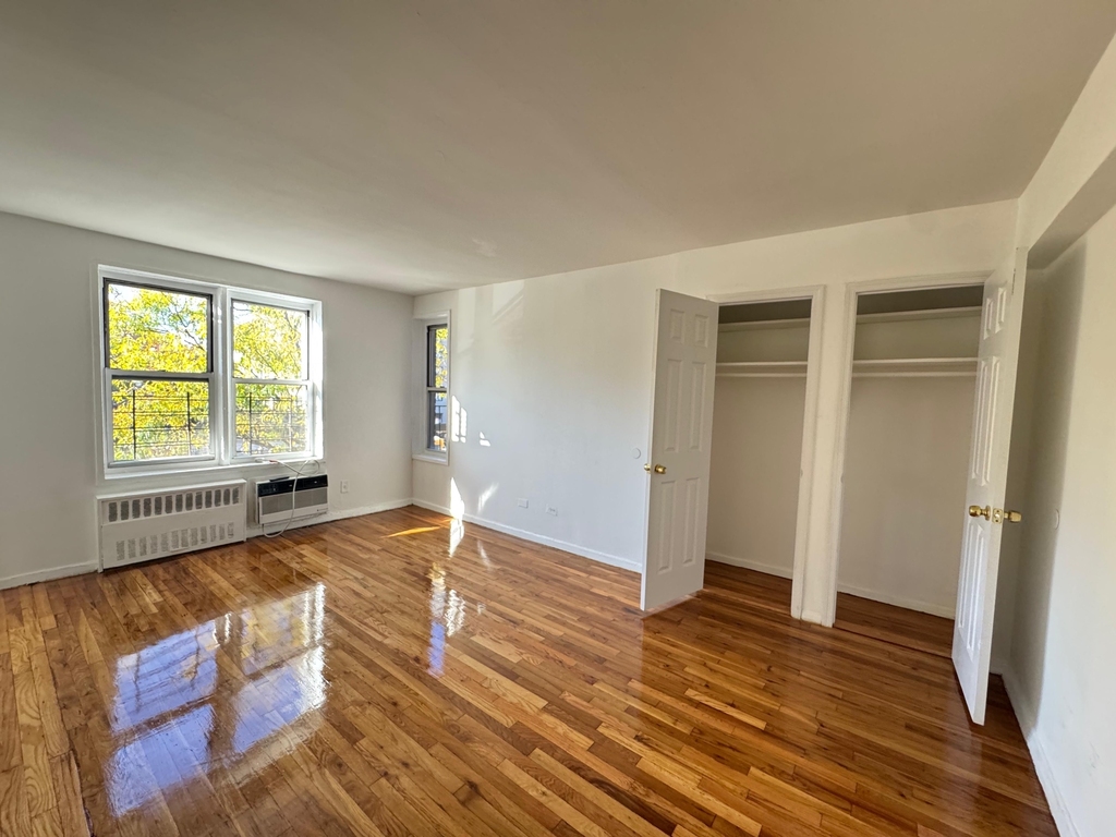 2020 Grand Concourse - Photo 0