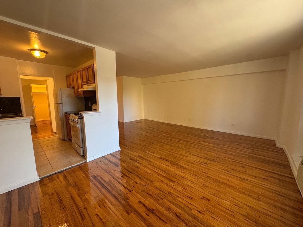 2020 Grand Concourse - Photo 3