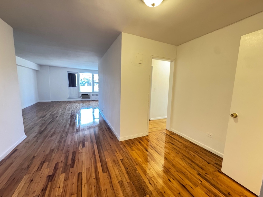 2020 Grand Concourse - Photo 5