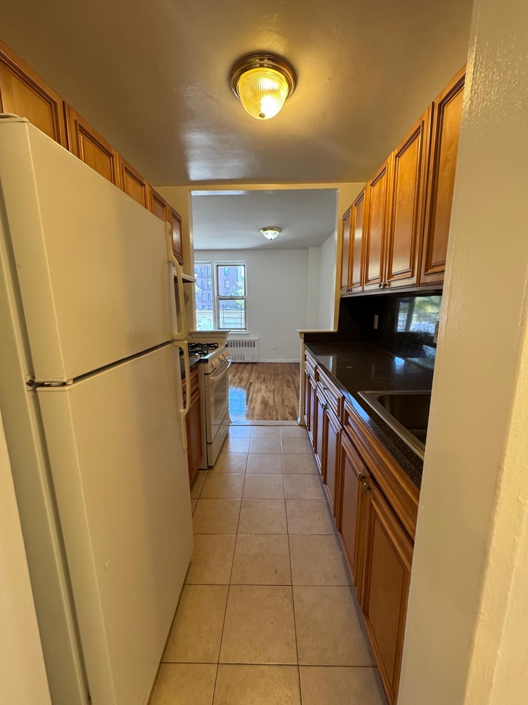2020 Grand Concourse - Photo 9