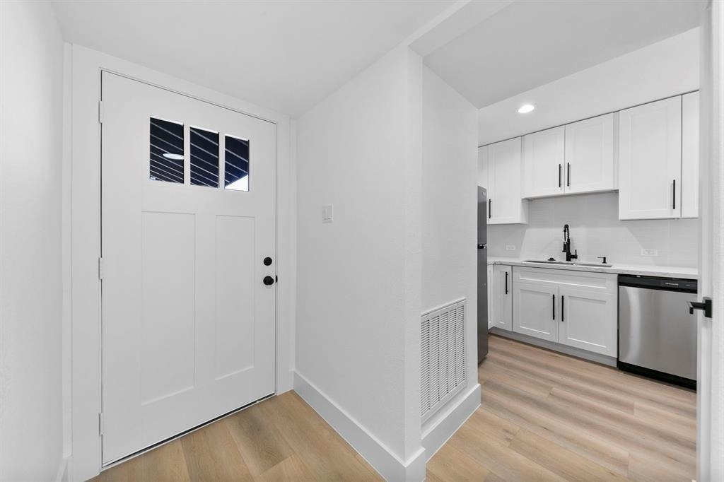 1514 Wirt Road - Photo 4