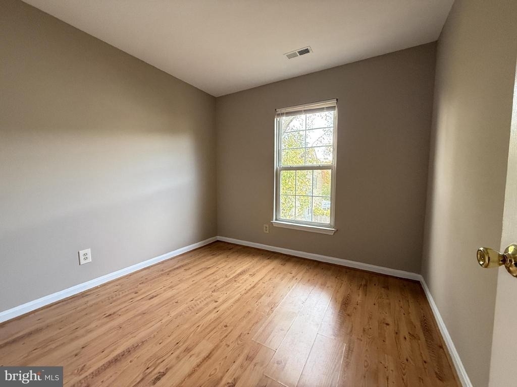 16926 Point Pleasant Lane - Photo 10