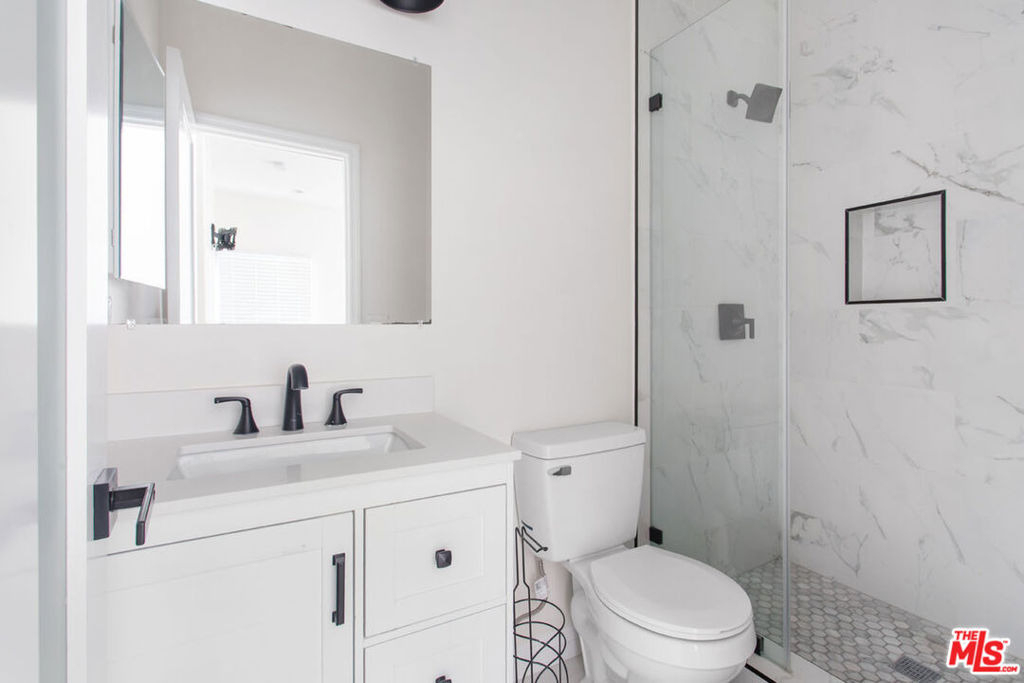 1462 W 22nd Street - Photo 7