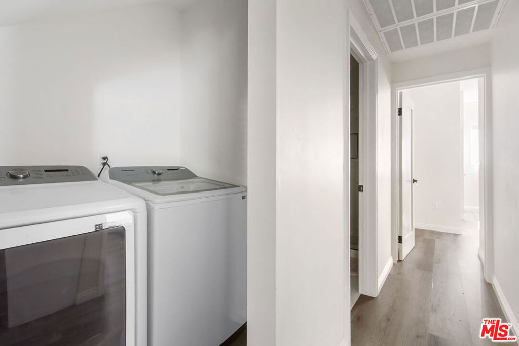 1462 W 22nd Street - Photo 9