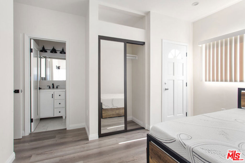1462 W 22nd Street - Photo 6