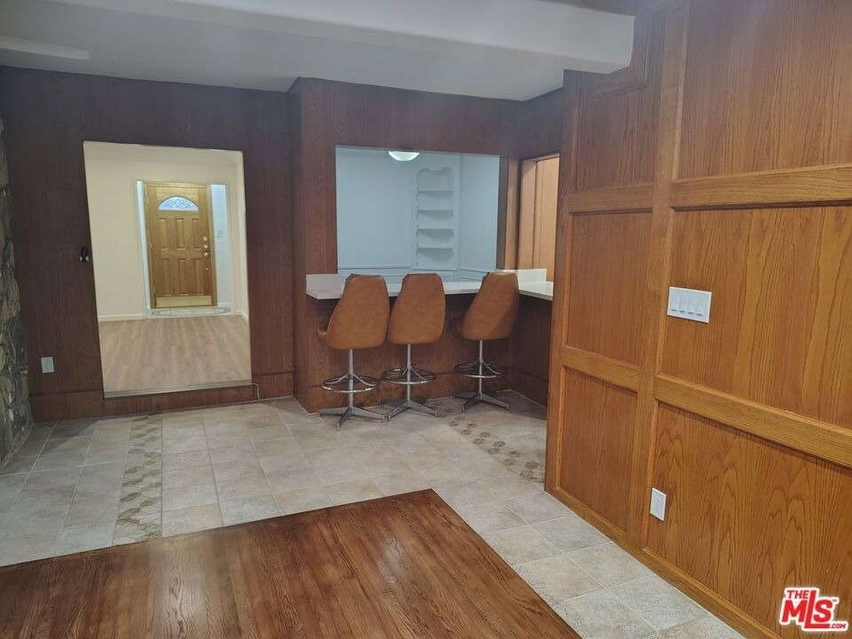 5446 Angeles Vista Boulevard - Photo 4