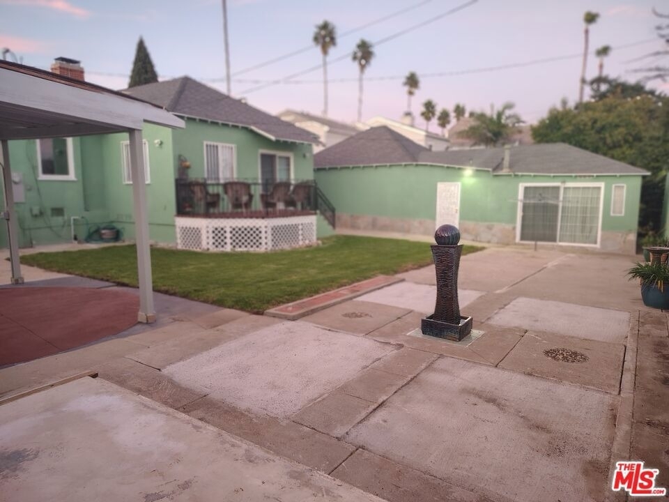 5446 Angeles Vista Boulevard - Photo 14