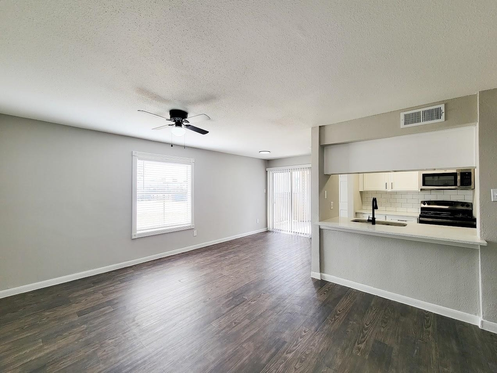 12335 Antoine Dr - Photo 21
