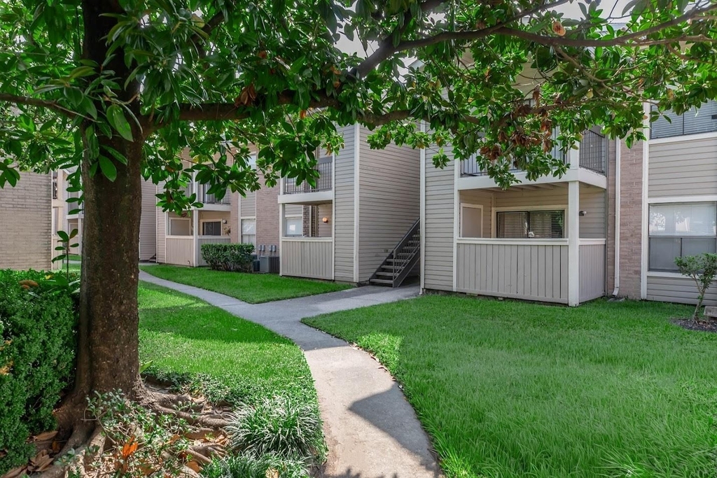 12335 Antoine Dr - Photo 7