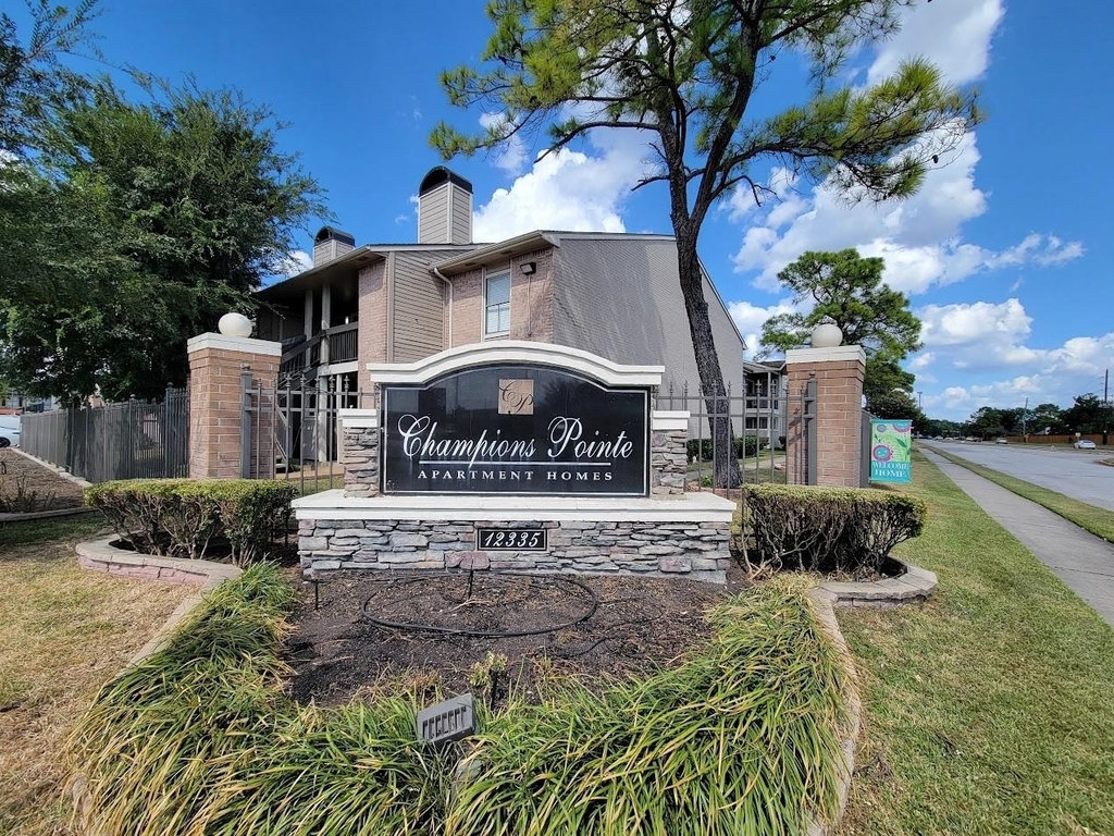 12335 Antoine Dr - Photo 1