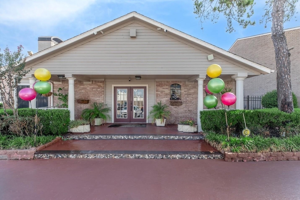 12335 Antoine Dr - Photo 4