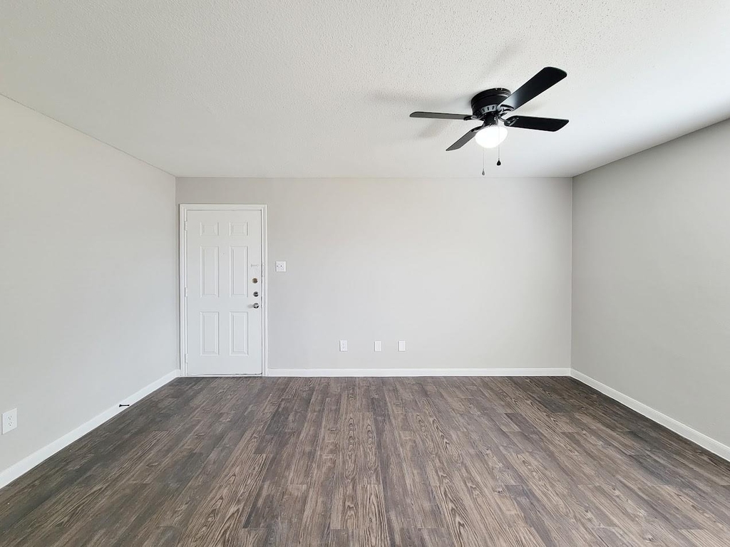 12335 Antoine Dr - Photo 17