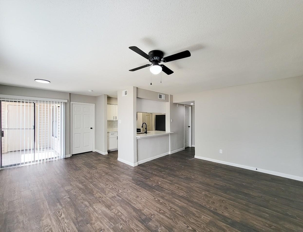 12335 Antoine Dr - Photo 22