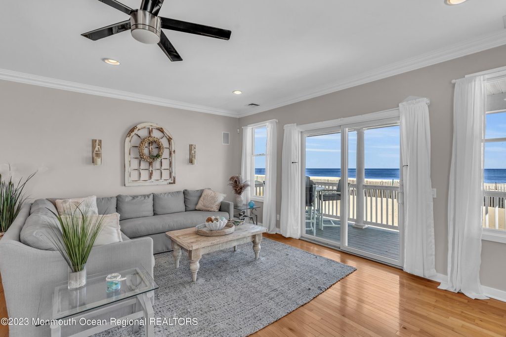 239 Beach Front - Photo 5