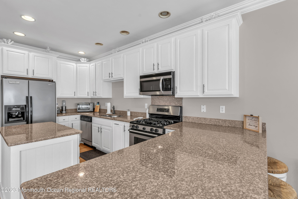 239 Beach Front - Photo 12