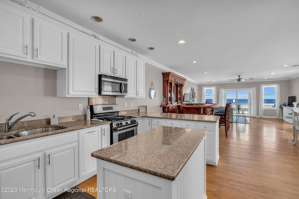 239 Beach Front - Photo 13