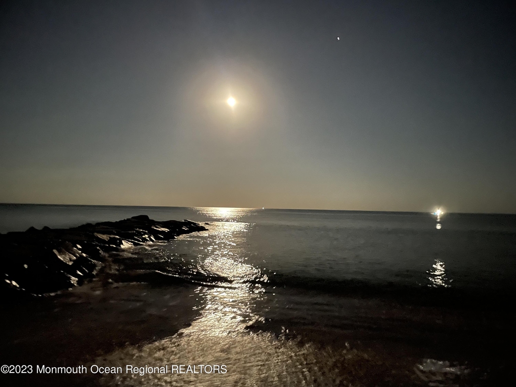 239 Beach Front - Photo 28