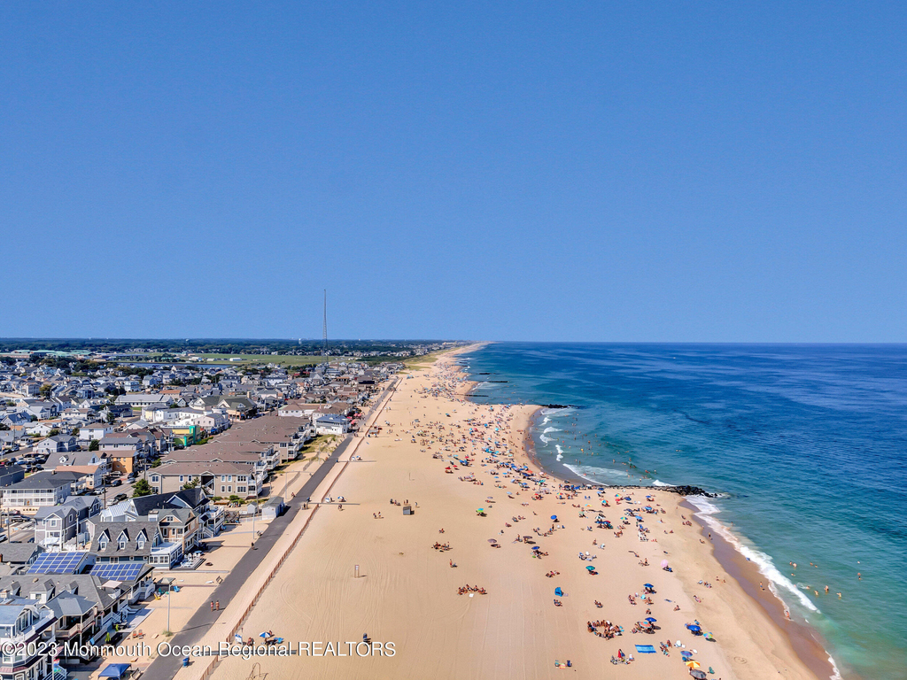 239 Beach Front - Photo 25