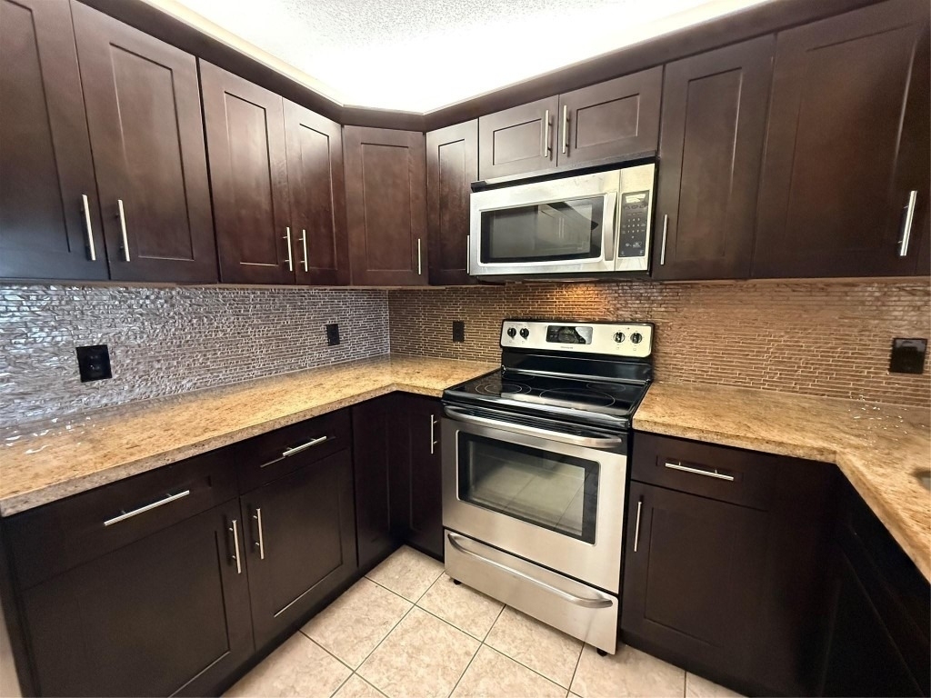 10790 Nw 14th Street - Photo 6