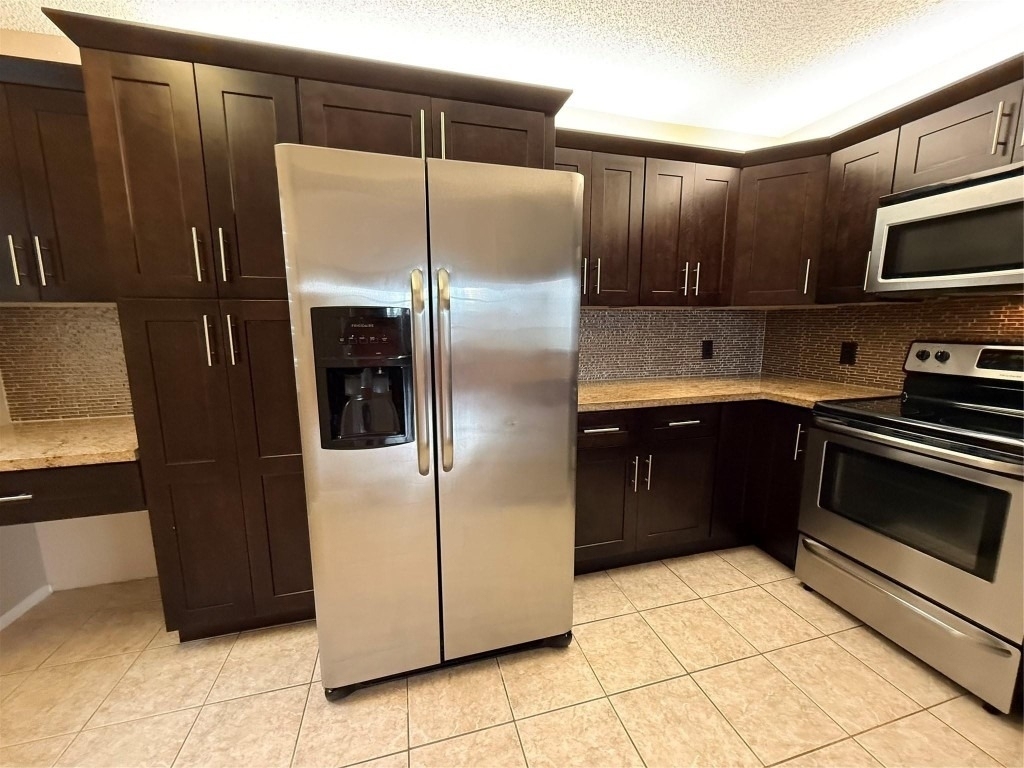 10790 Nw 14th Street - Photo 5