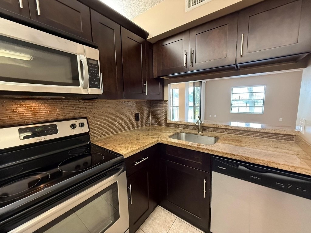10790 Nw 14th Street - Photo 7