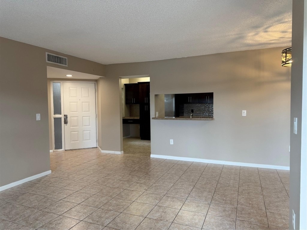 10790 Nw 14th Street - Photo 3