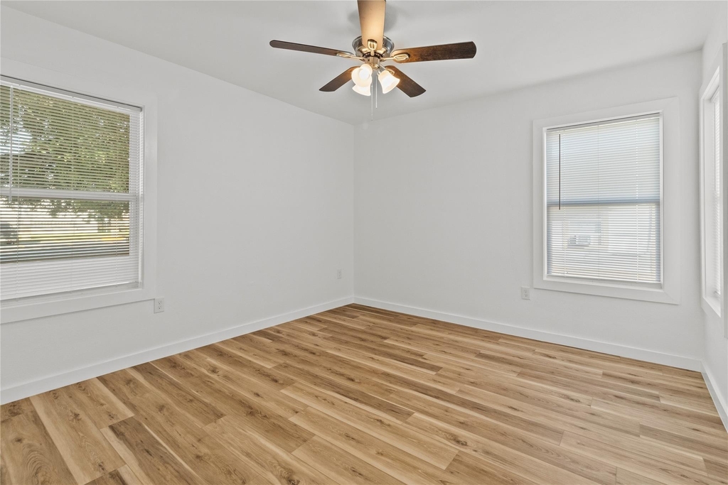 1717 W 4th Street - Photo 7