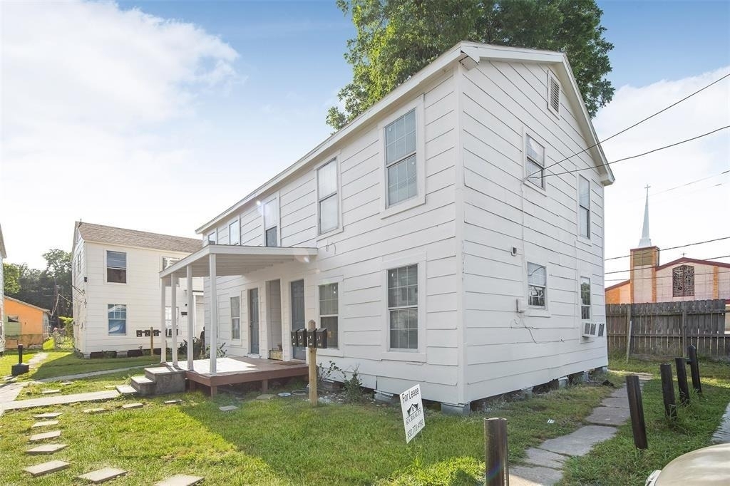 1911 Benson Street - Photo 1