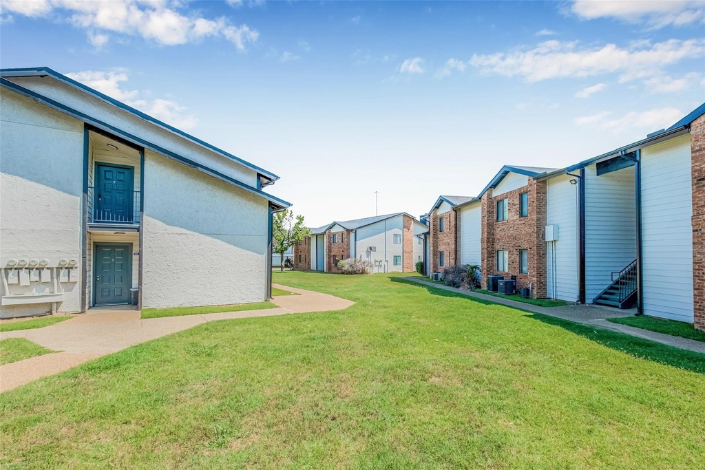 4600 West Pioneer Drive - Photo 27