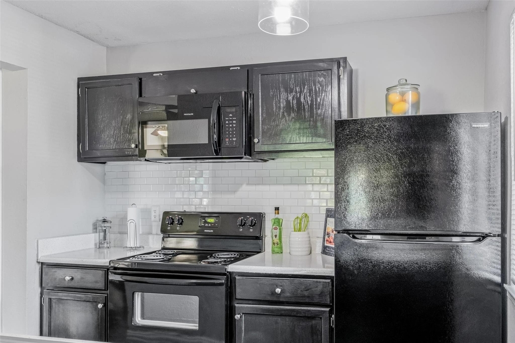 4600 West Pioneer Drive - Photo 7