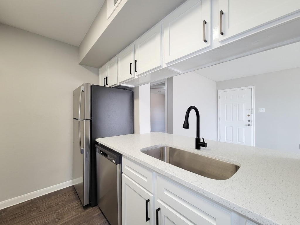 12335 Antoine Drive - Photo 15