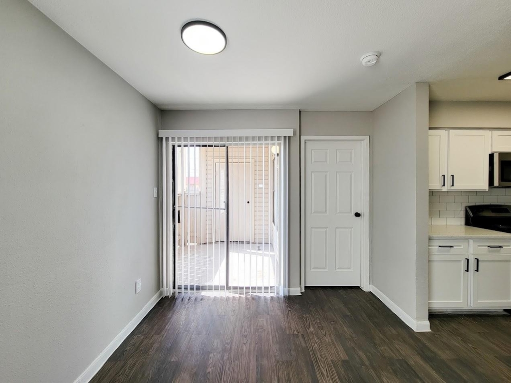 12335 Antoine Drive - Photo 16