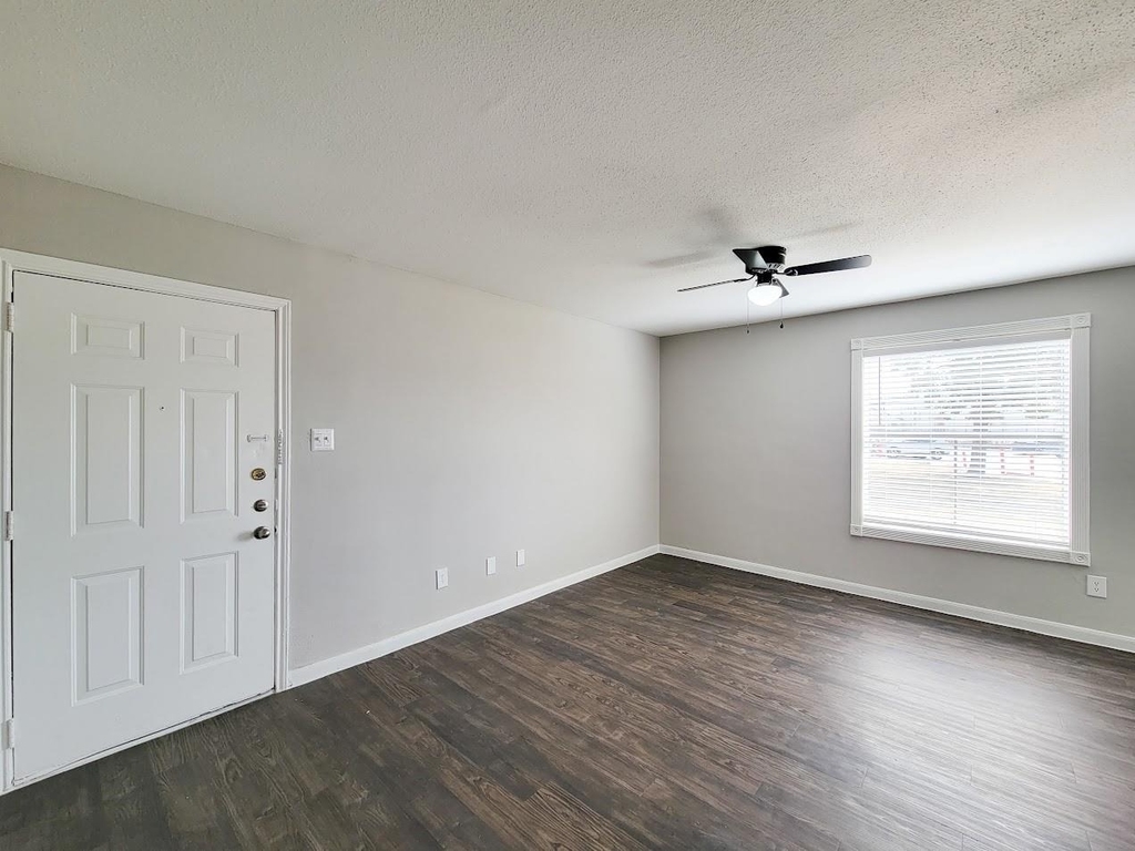 12335 Antoine Drive - Photo 21