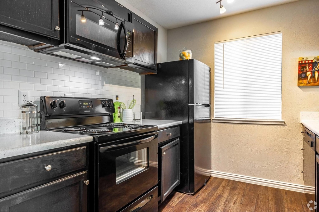 4600 West Pioneer Drive - Photo 7